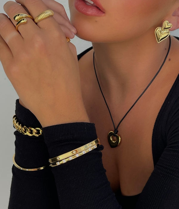 How to Clean Gold Jewellery at Home