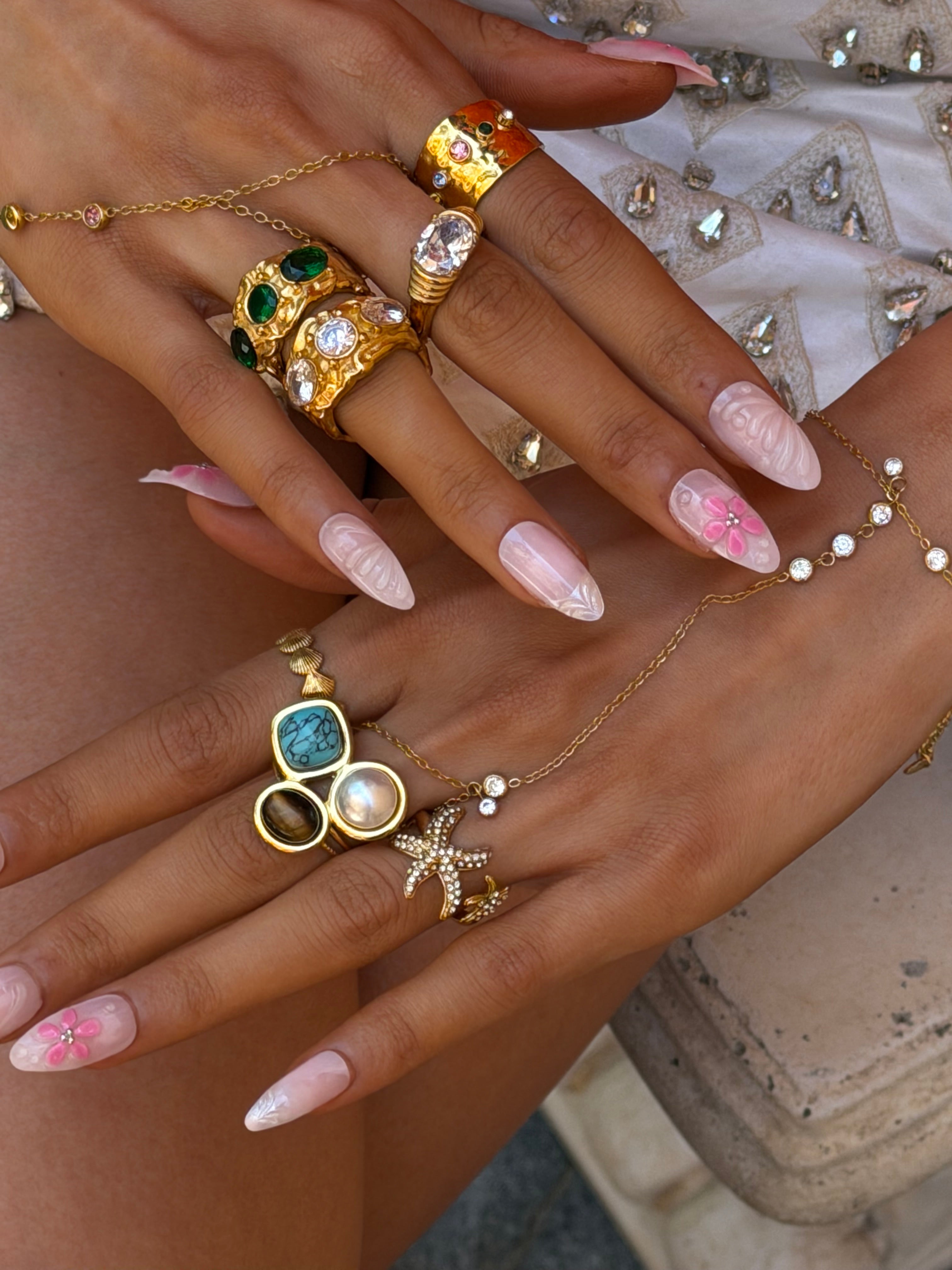 Mona Shell Adjustable ring