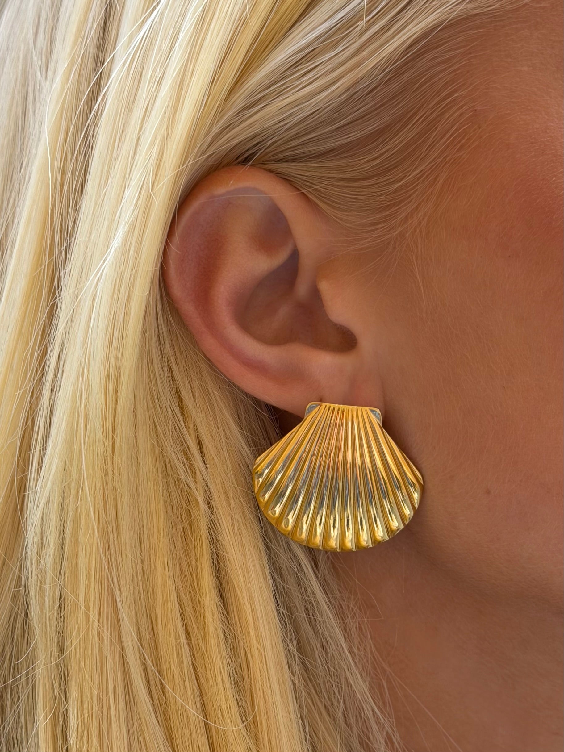 Capri Shell Earrings
