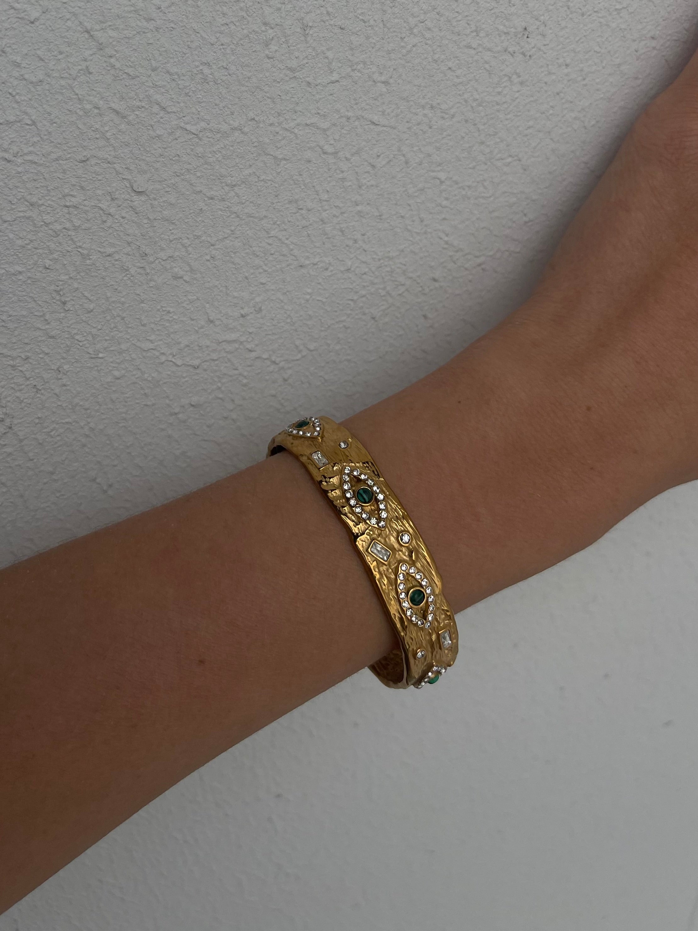Caprani Eye Cuff Bracelet