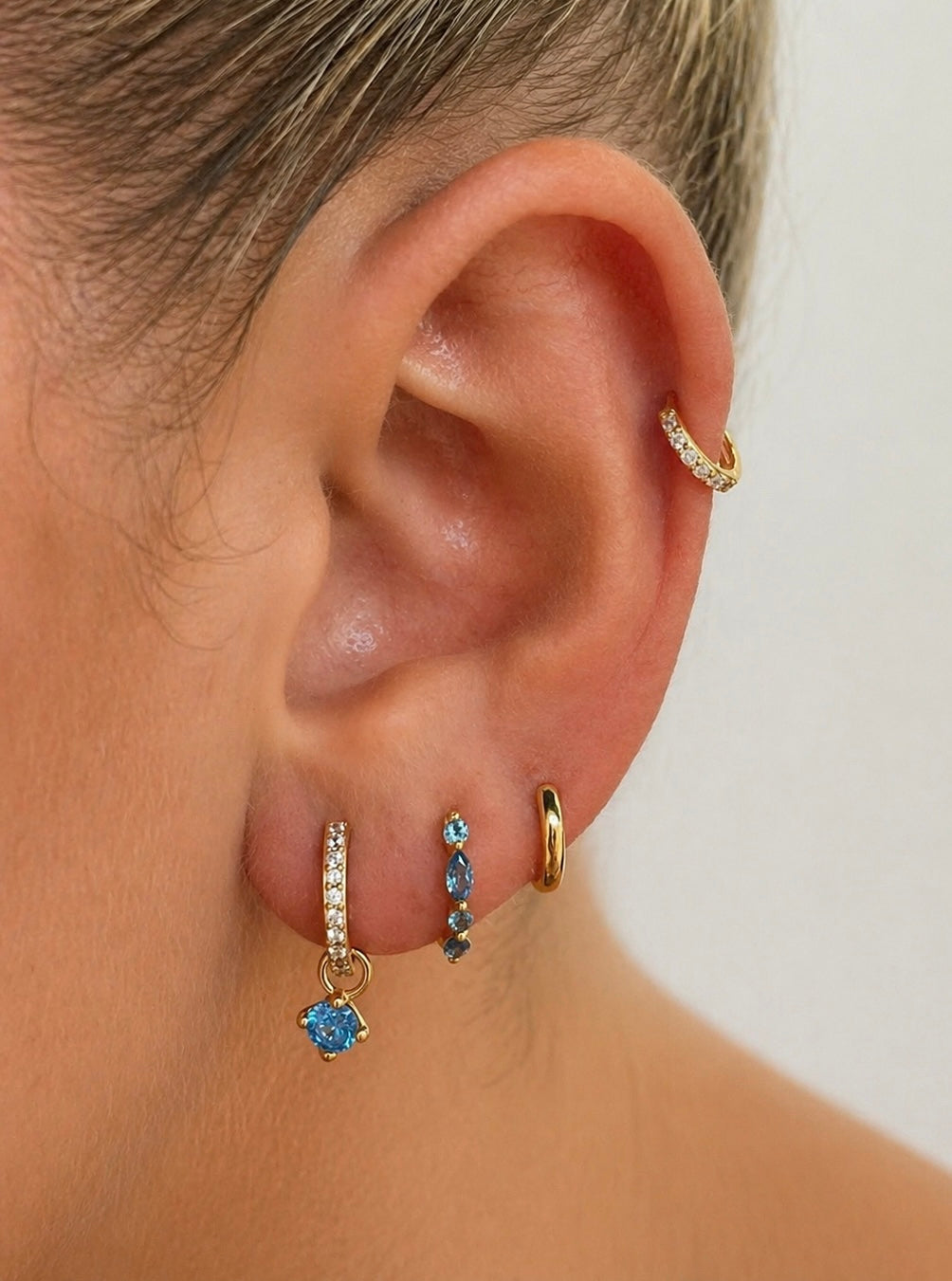 Loie Blue Gaze Mini Earrings