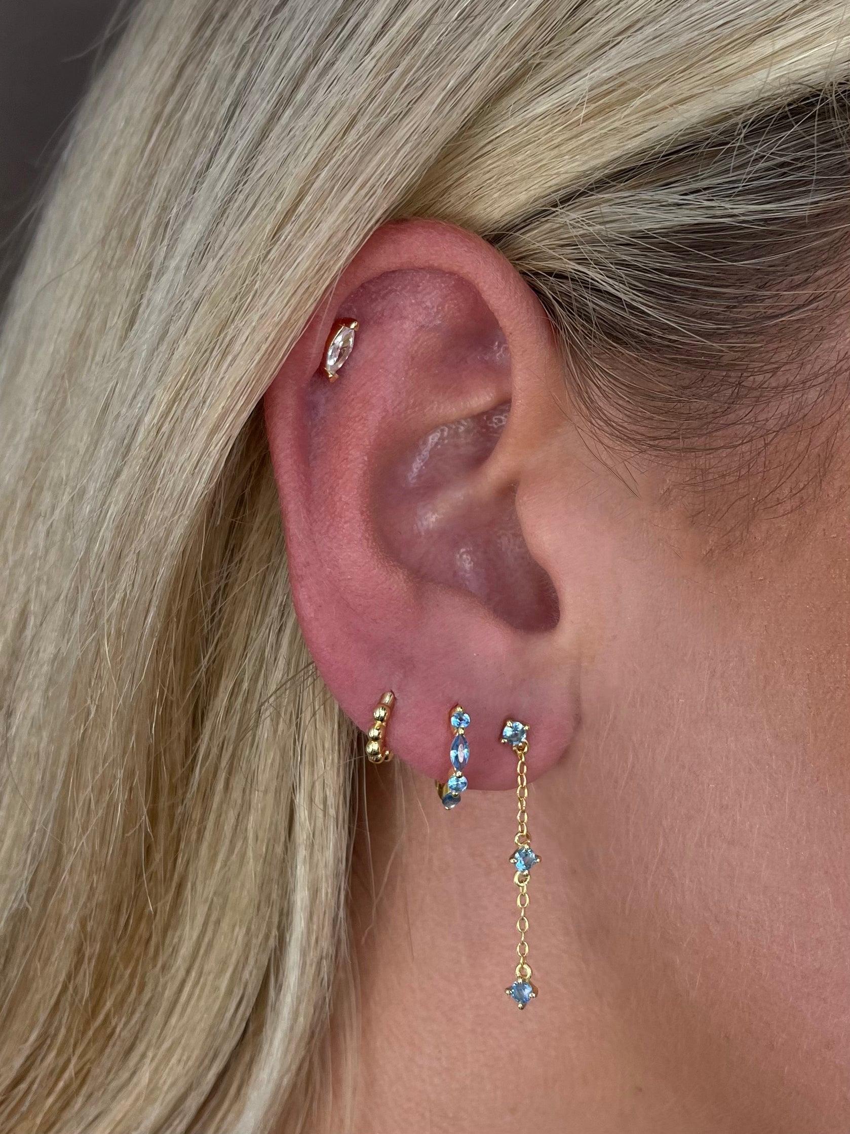 Sharni baby blue earring stud