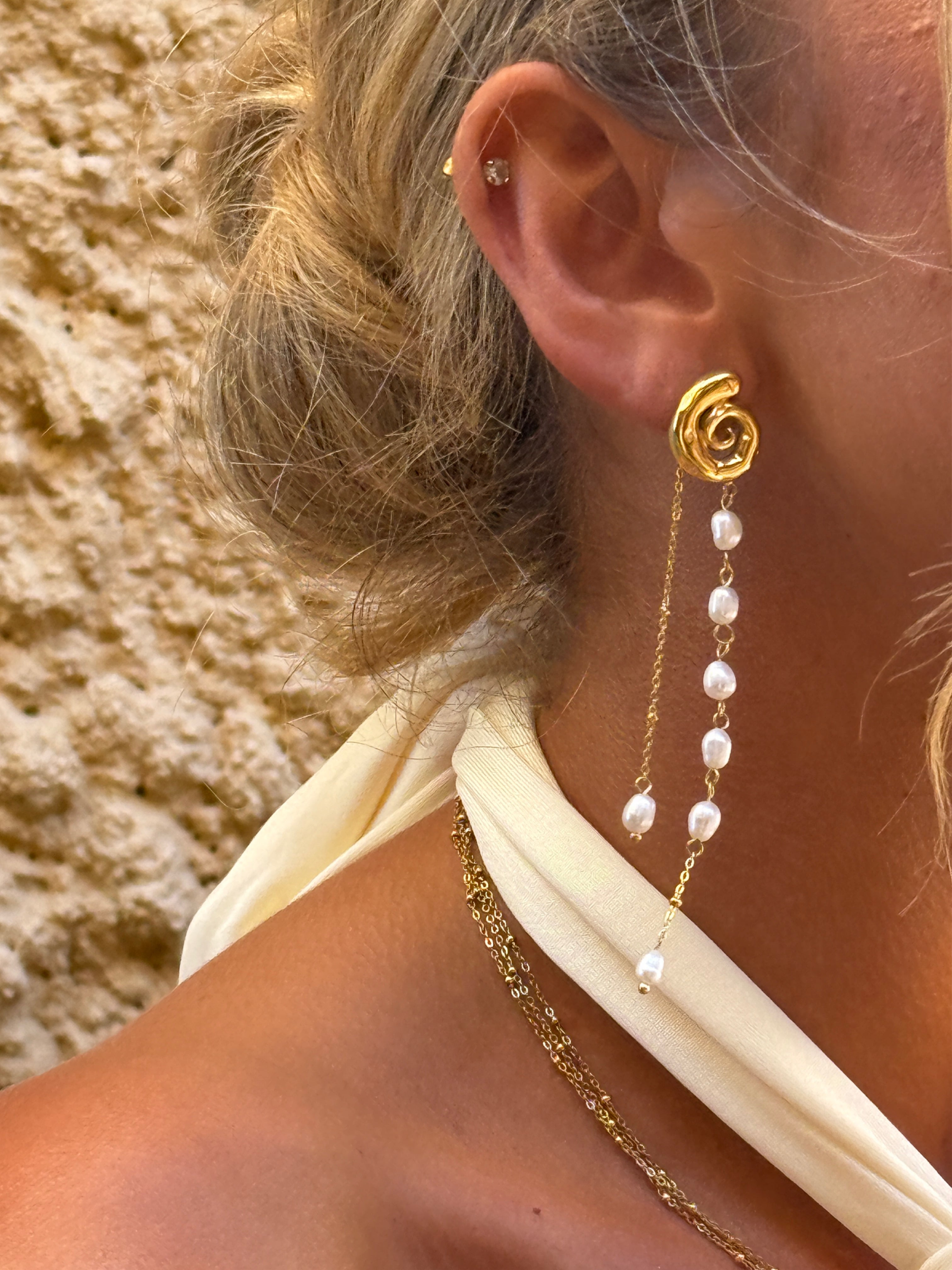 Ayella Shell Pearl Earrings
