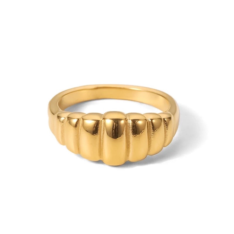 Semi croissant ring