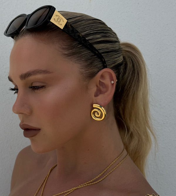 Elia Shell Earrings