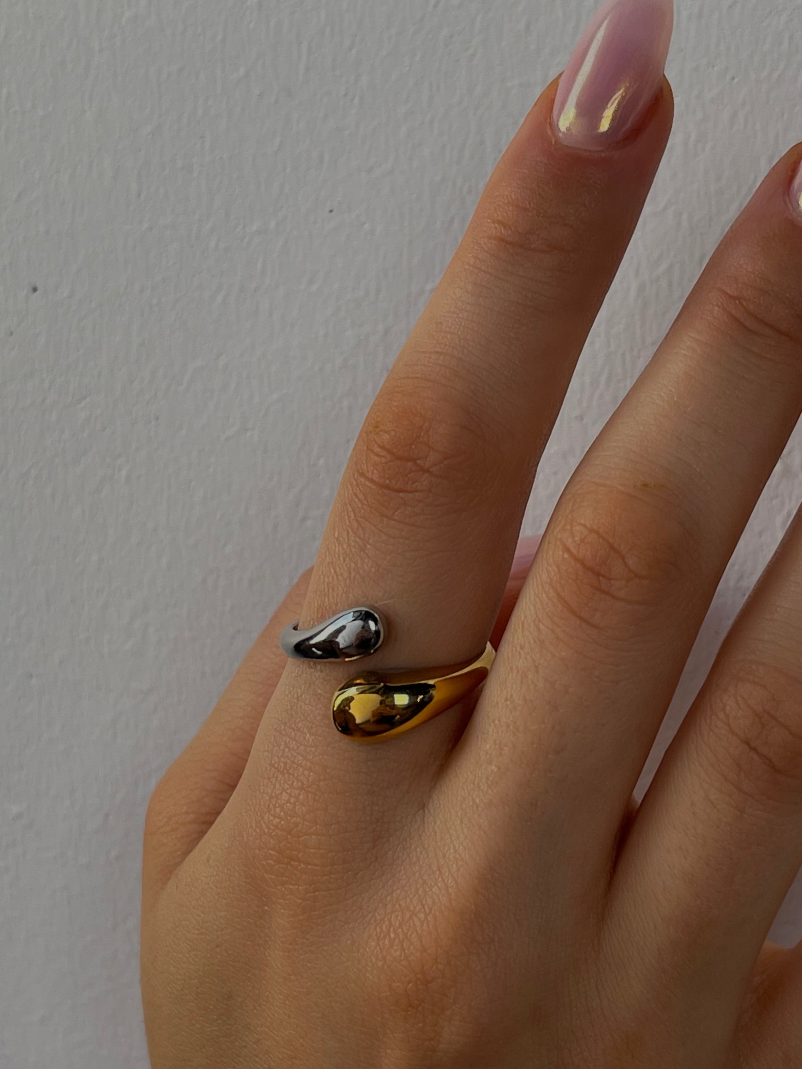 Carlotta mixed toned ring