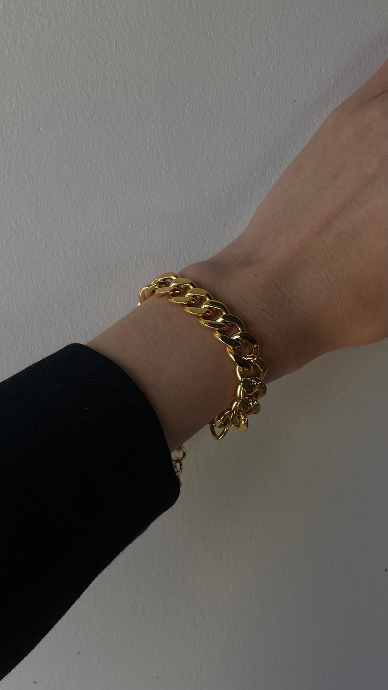 Nala Chunky gold bracelet