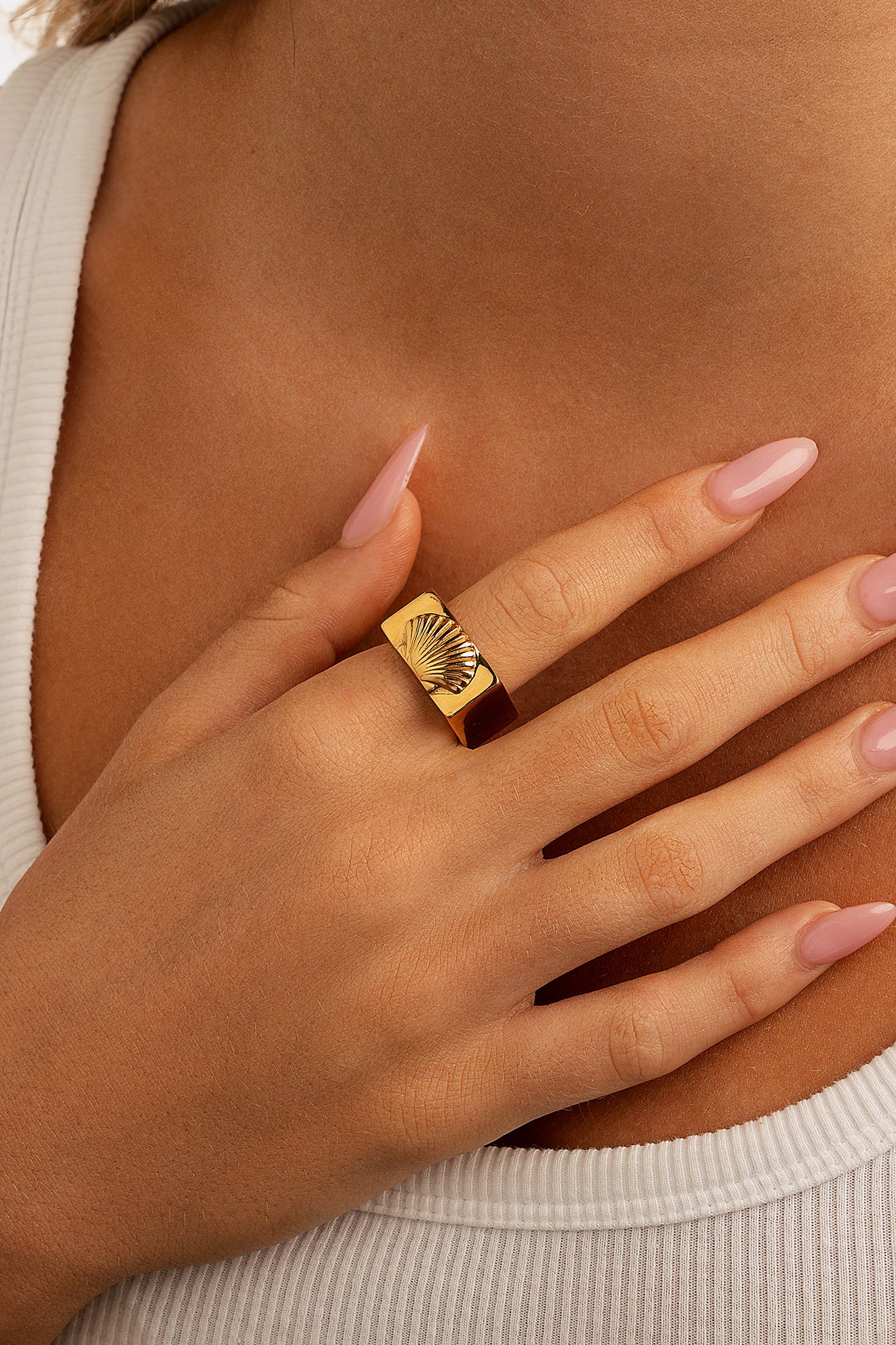 Jiah Shell Ring