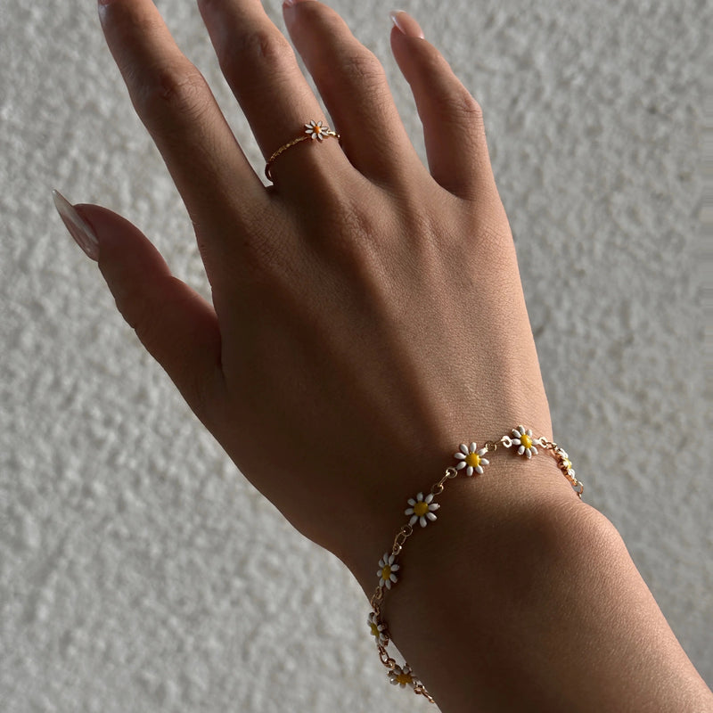 Daisy bracelet