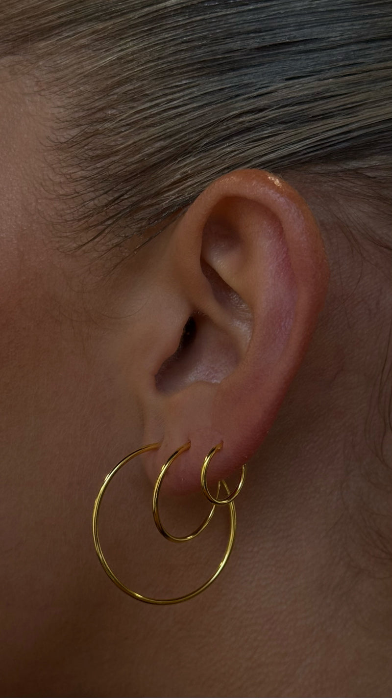 Dainty hot sale hoop earrings